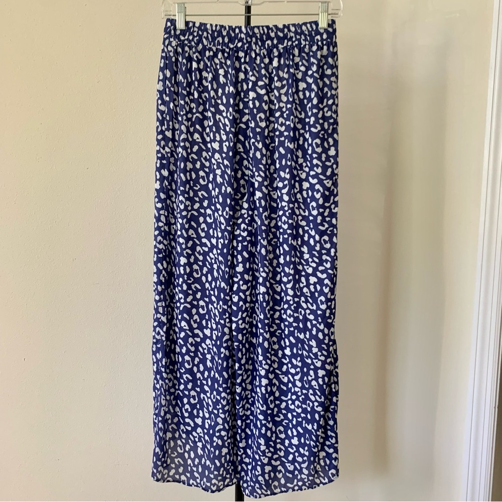NWOT Blue & White Leopard Print Wide Leg Pants Size Medium - Picture 9 of 10